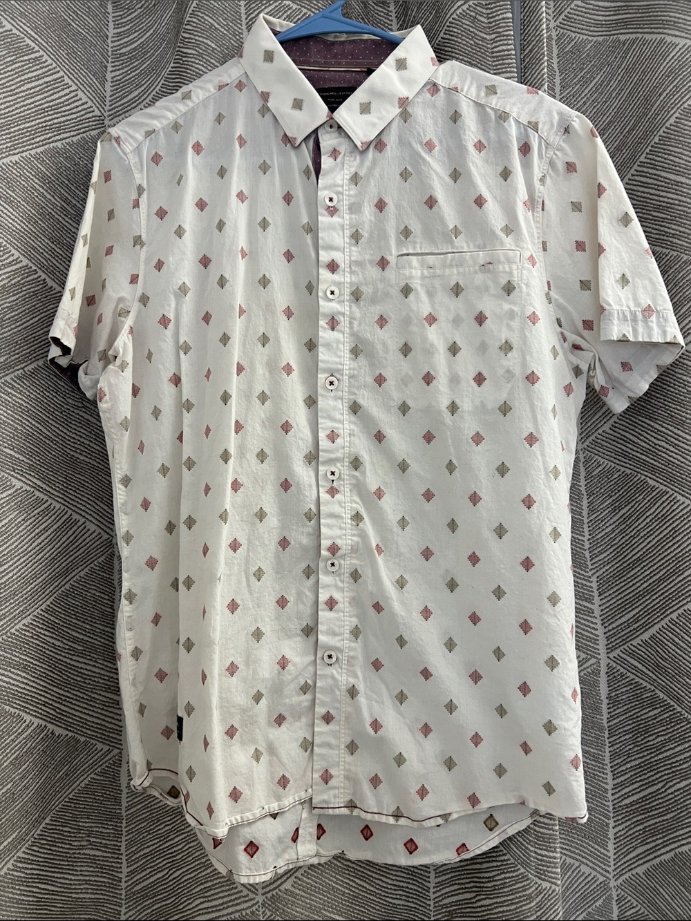7 Diamonds White Short-Sleeve Button-Down with Pink and Olive Diamond Print